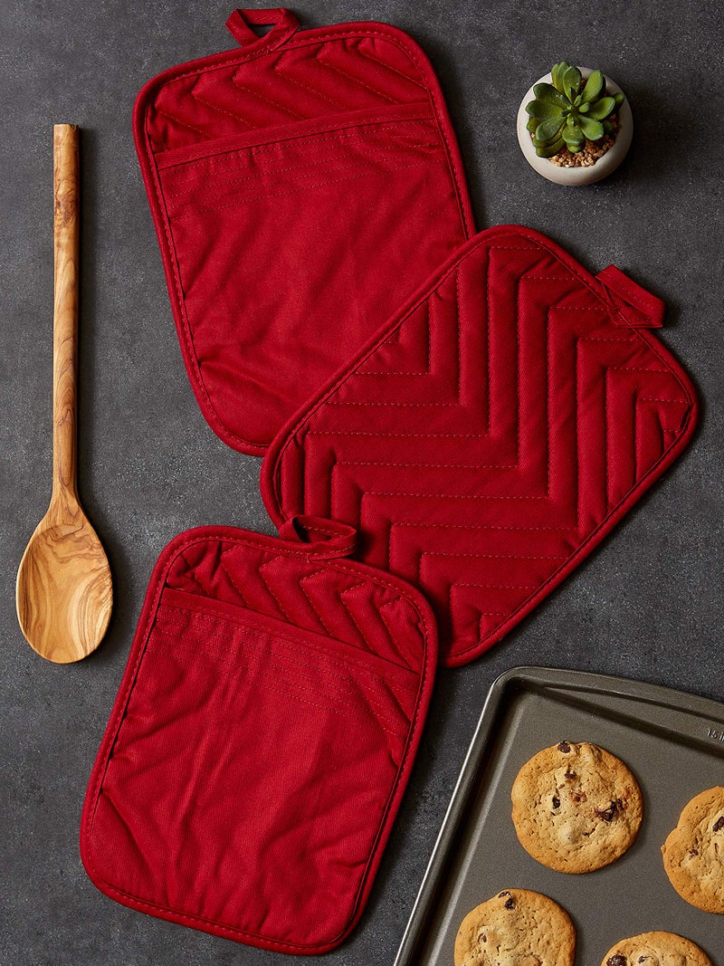 DII Heat Resistant Quilted Cotton Pot Holder Set, Designed with Space to Personalize Allowing a Customized Design, 7x9, Red, 3 Count - Image 3